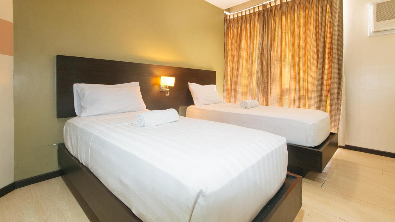 Lorenzzo Suites Hotel Makati City Exterior foto