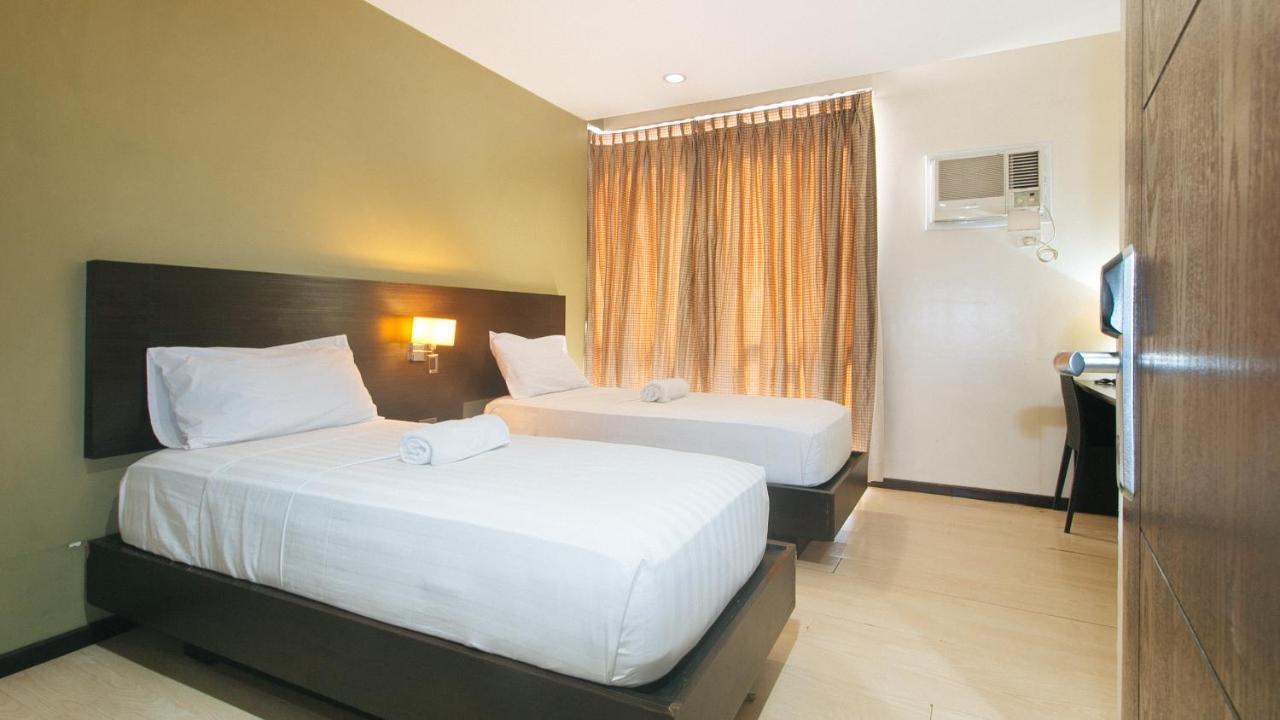 Lorenzzo Suites Hotel Makati City Exterior foto